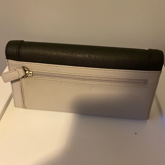 Light grey and black Nine West wallet - Picture 2 of 6